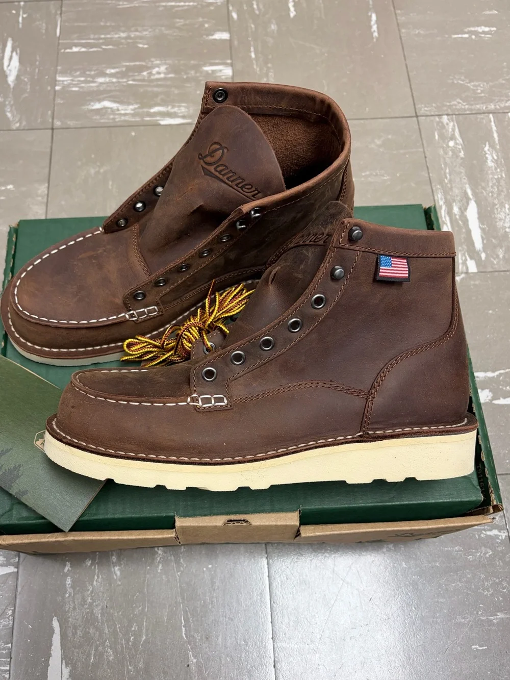 Danner Bull Run Moc Toe Sz 8 NWB